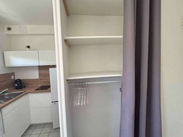 Location / Studio de 17 m², Paris, Rue Louis Braille / Photo 4