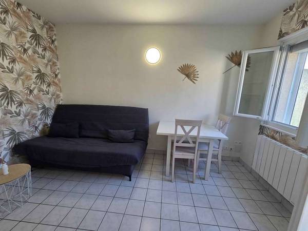 Location / Studio de 17 m², Paris, Rue Louis Braille / Photo 2