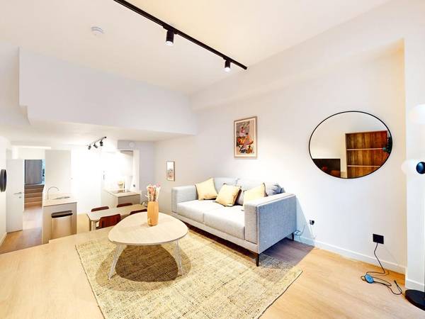Location / Appartement 1 pièce de 71 m², Bruxelles, Quai-À-La Houille, 10 / Photo 2