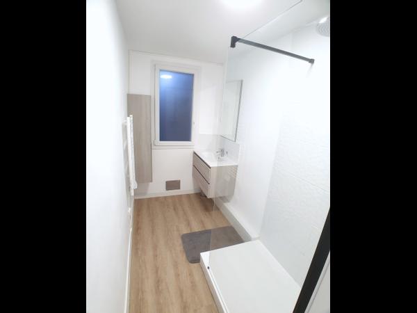 Colocation / Appartement 6 pièces de 105 m², Laval, Rue Marceau / Photo 12