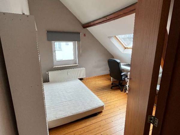 Colocation / Maison 6 pièces de 150 m², Etterbeek, Rue de l'Orient / Photo 9