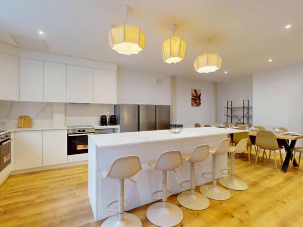 Colocation / Maison 11 pièces de 241 m², Bordeaux, Rue Pelleport / Photo 2