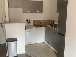 Room share, 3 rooms apartment, Vienne