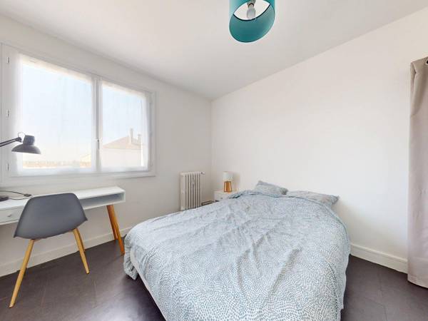 Colocation / Appartement 5 pièces de 86 m², Angers, Rue des Ormeaux / Photo 2