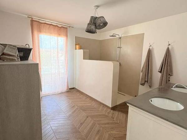Colocation / Villa 7 pièces de 260 m², Fénay, Rue Marie-Louise May / Photo 2