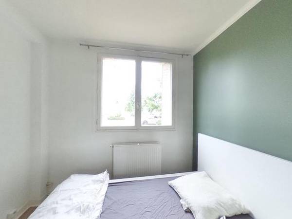 Colocation / Appartement 4 pièces de 72 m², Vitry-sur-Seine, Rue Julian Grimau / Photo 2