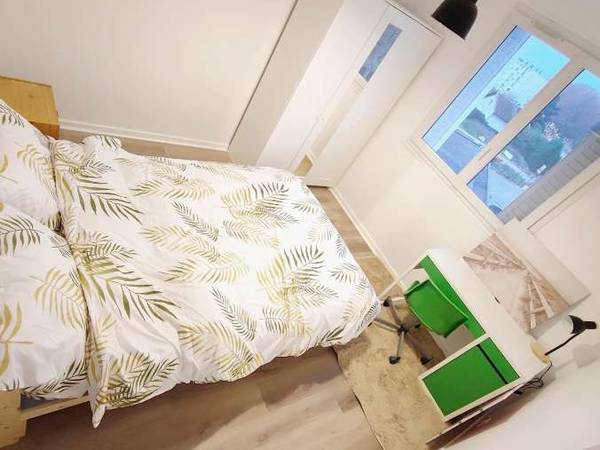Colocation / Appartement 4 pièces de 55 m², Saint-Martin-d'Hères, Impasse du Pontet / Photo 2