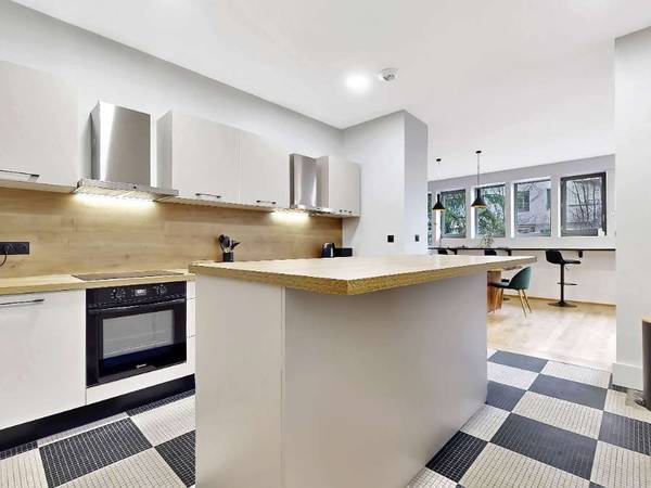 Coliving / Maison 8 pièces de 200 m², Villeurbanne, Rue des Alliés / Photo 2