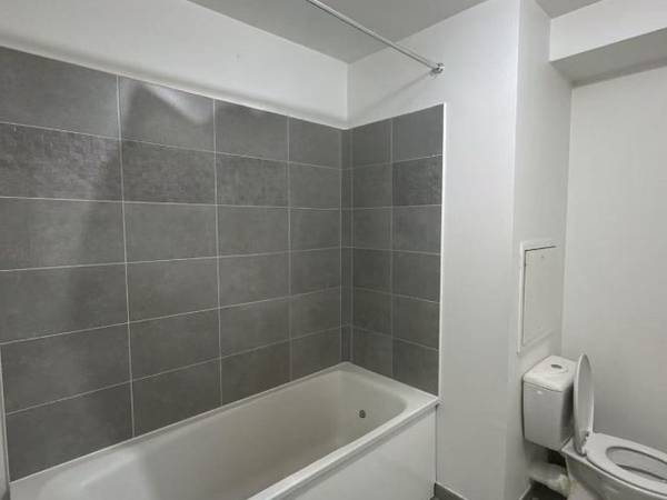 Colocation / Appartement 4 pièces de 74 m², Aubervilliers, Rue Waldeck Rochet / Photo 5