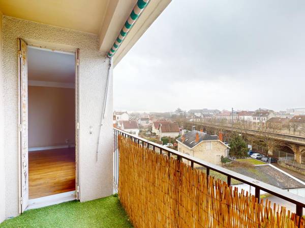 Location / Appartement 3 pièces de 56 m², Dijon, Rue Adolphe Joanne / Photo 2