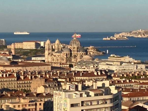 Chambre chez l'habitant / Appartement 5 pièces de 75 m², Marseille, Place Dunoyer de Segonzac / Photo 2