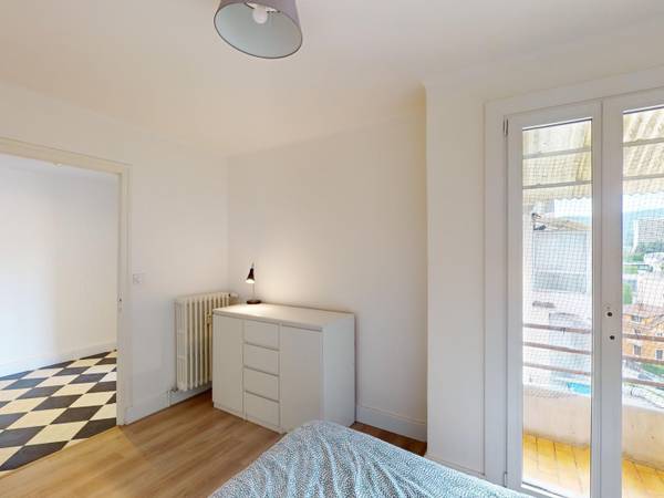 Colocation / Appartement 5 pièces de 90 m², Chambéry, Avenue de Turin / Photo 2