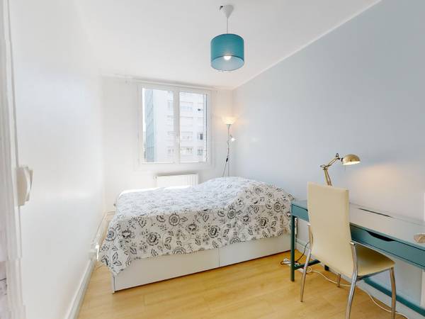 Colocation / Appartement 4 pièces de 63 m², Villeurbanne, Avenue Auguste Blanqui / Photo 2