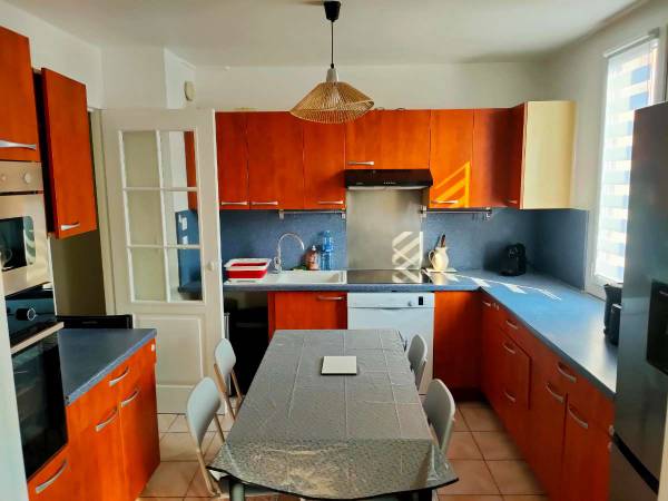 Colocation / Appartement 6 pièces de 87 m², Montigny-le-Bretonneux, Rue Jacques Cartier / Photo 2