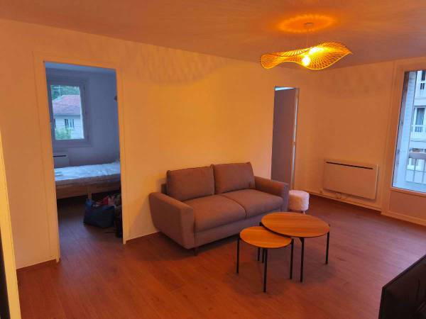 Colocation / Appartement 4 pièces de 65 m², Saint-Martin-d'Hères, Rue Garibaldi / Photo 6