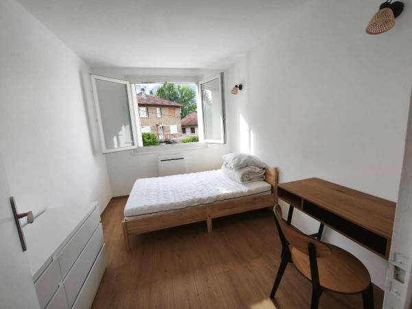 Colocation / Appartement 4 pièces de 60 m², Saint-Martin-d'Hères, Rue Garibaldi / Photo 12