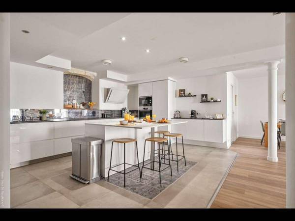 Coliving / Appartement 6 pièces de 216 m², Marseille, Rue Andre Isaia / Photo 2