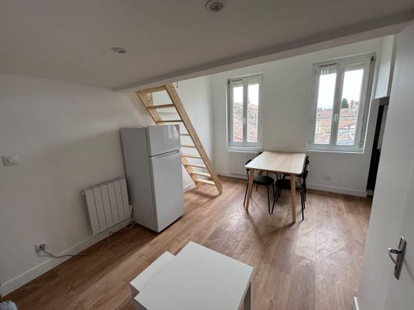 Location / Appartement 1 pièce de 29 m², Bordeaux, Rue Fonfrède / Photo 2