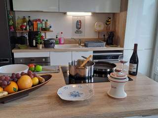 Room share, 6 rooms apartment, Valence