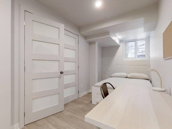 Colocation / Appartement 6 pièces de 200 m², Montréal / Photo 18