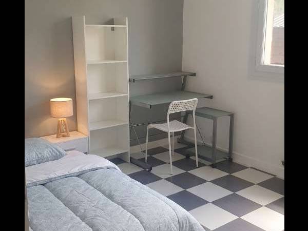Colocation / Maison 7 pièces de 123 m², La Roche-sur-Yon, Place Jean Xxiii / Photo 2