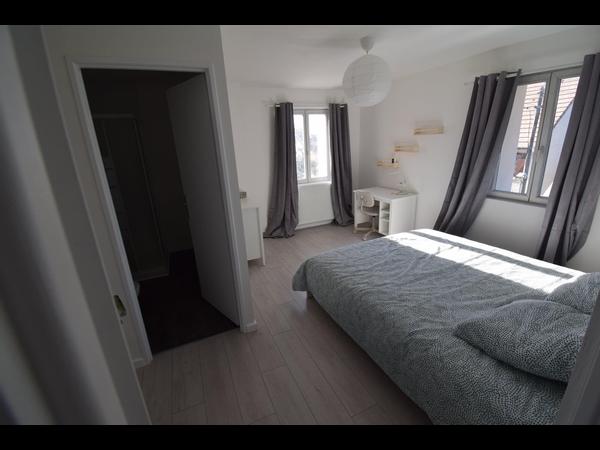 Colocation / Maison 9 pièces de 190 m², Saint-Étienne-du-Rouvray, Rue Louis Buée / Photo 2