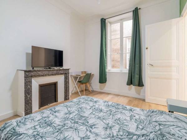 Colocation / Immeuble 5 pièces de 121 m², Marseille, Rue de Rome / Photo 2