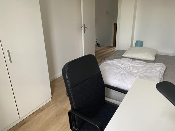 Colocation / Appartement 6 pièces de 116 m², Cergy / Photo 2