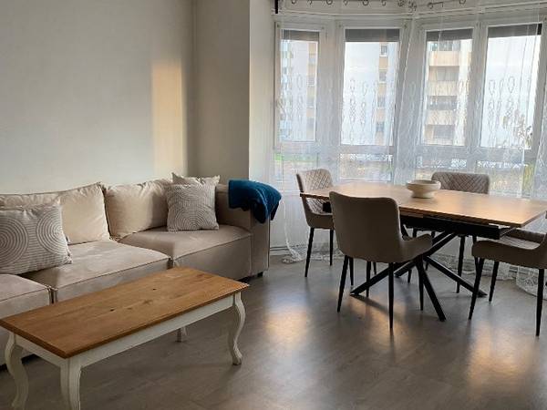 Chambre pour étudiant / Maison 3 pièces de 89 m², Le Pré-Saint-Gervais, Rue de Paris / Photo 2