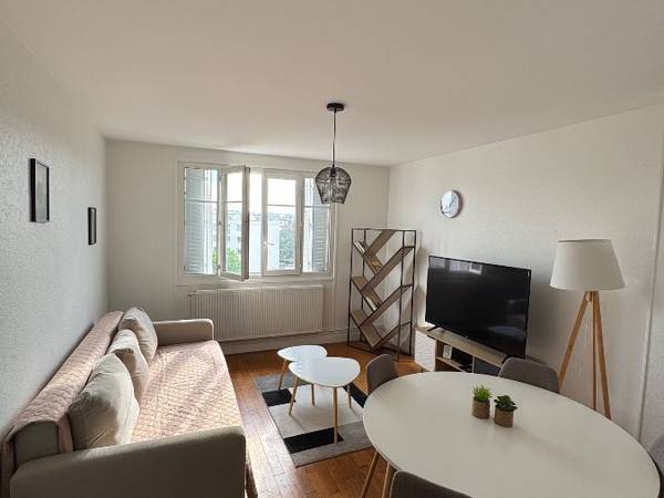 Colocation / Appartement 4 pièces de 65 m², Dijon, Rue Marechal Franchet d'Esperey / Photo 2