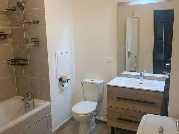 Colocation / Appartement 4 pièces de 80 m², Guyancourt, Rue Pierre Brossolette / Photo 2