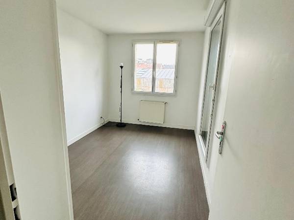 Colocation / Maison 2 pièces de 100 m², Les Lilas, Rue de Paris / Photo 7