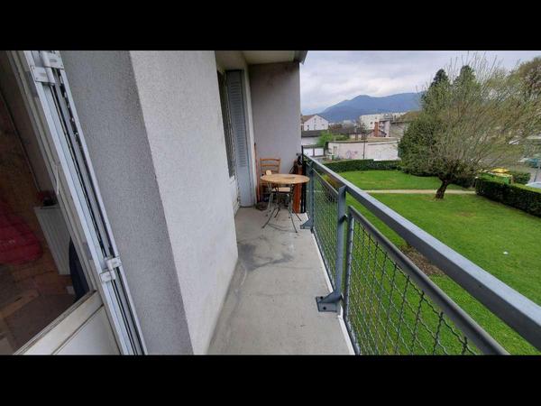 Colocation / Appartement 4 pièces de 70 m², Saint-Martin-d'Hères, Rue Jean Moulin / Photo 2