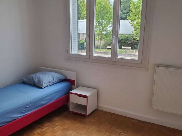 Colocation / Appartement 4 pièces de 70 m², Saint-Martin-d'Hères, Rue Jean Moulin / Photo 8
