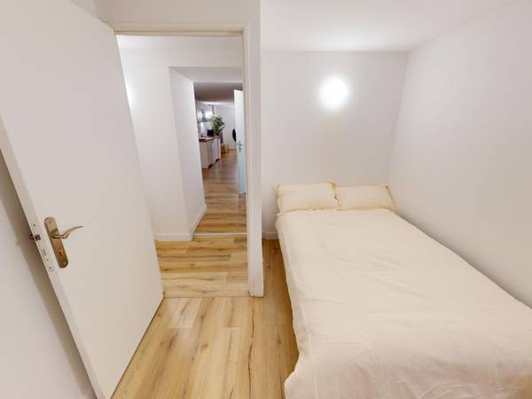 Colocation / Maison 8 pièces de 260 m², Villeurbanne, Impasse Guillet / Photo 2