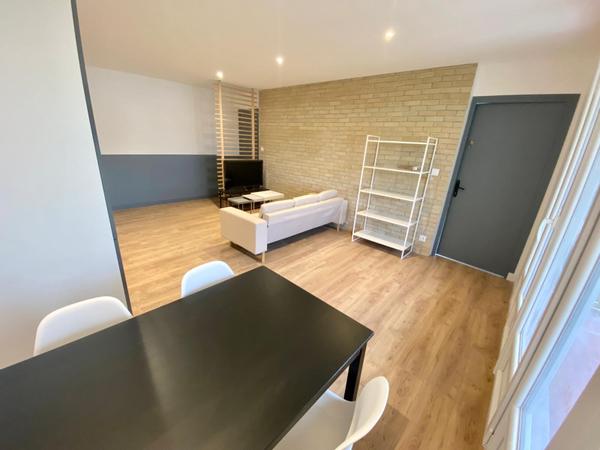 Colocation / Appartement 4 pièces de 75 m², Saint-Martin-d'Hères, Rue Louis Jouvet / Photo 2