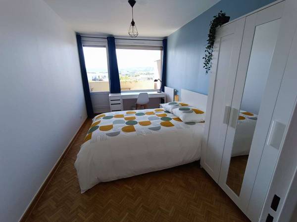 Sous-location / Appartement 6 pièces de 113 m², Vénissieux, Rue Ludovic Bonin / Photo 2