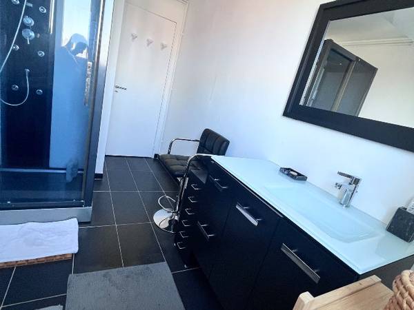 Colocation / Appartement 3 pièces de 70 m², Saint-Denis, Rue Paul Éluard / Photo 2