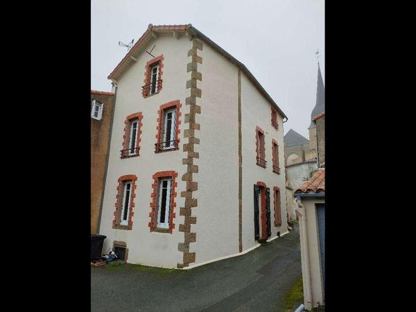 Colocation / Maison 8 pièces de 130 m², La Gaubretière, Place Sapinaud / Photo 2