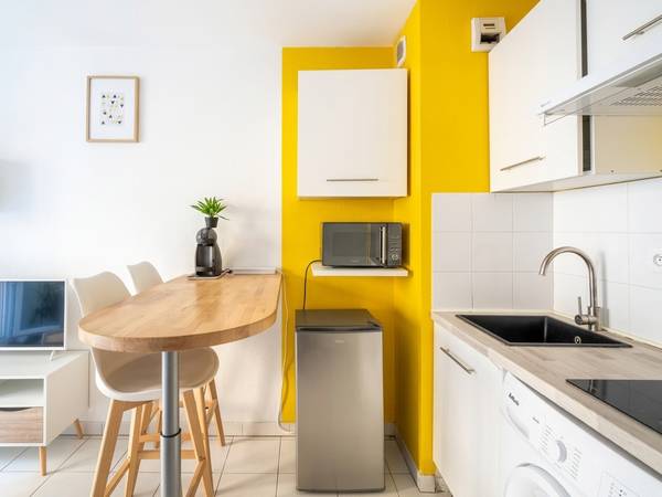 Location / Appartement 1 pièce de 17 m², Marseille, Rue Lieutenant J B Meschi / Photo 2