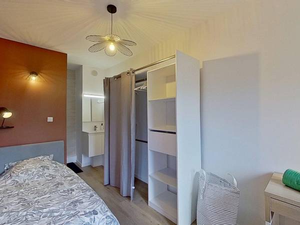 Colocation / Appartement 5 pièces de 75 m², Rouen, Rue François Couperin / Photo 2