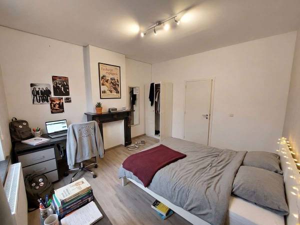 Colocation / Maison 9 pièces de 144 m², Liège, Rue Emile Verhaeren / Photo 2