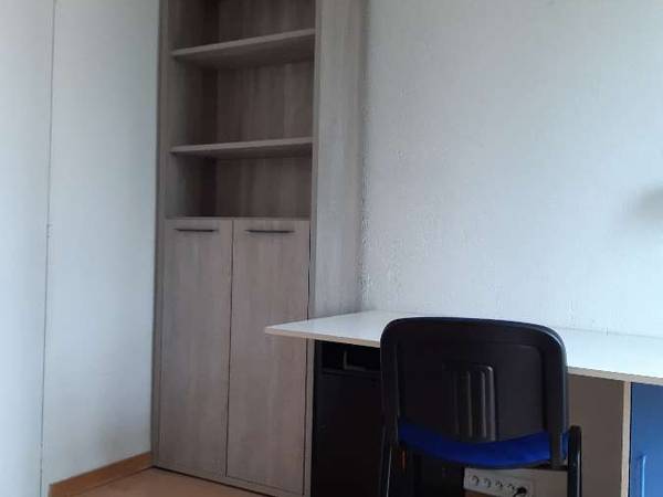 Student room / 4 rooms apartment · 71 m², Aix-en-Provence, Avenue Robert Schuman / Photo 2