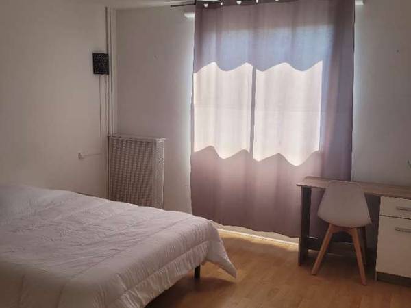Colocation / Appartement 5 pièces de 100 m², Orléans, Place du Val / Photo 2