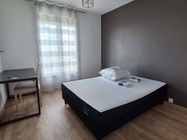 Colocation / Appartement 4 pièces de 67 m², Angers, Rue Larévellière / Photo 2