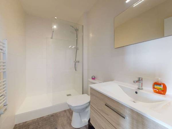 Colocation / Appartement 5 pièces de 100 m², Saint-Priest, Place Molière / Photo 6