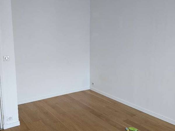 Colocation / Appartement 4 pièces de 55 m², Châtillon, Rue de la Mairie / Photo 2