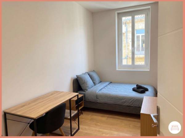 Colocation / Appartement 4 pièces de 70 m², Nîmes, Rue Nantilde / Photo 2