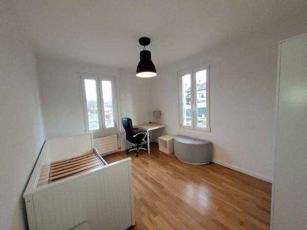 Colocation / Villa 10 pièces de 240 m², Crissier, Quartier Beau-Site / Photo 2