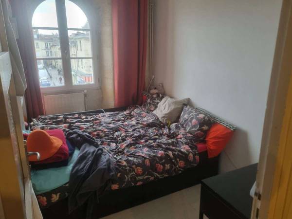 Colocation / Appartement 4 pièces de 110 m², Bordeaux, Place des Capucins / Photo 2